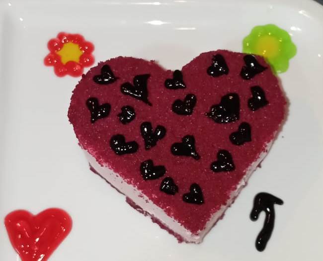 Kalpli Frambuazlı Pasta